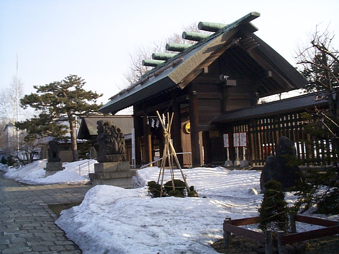 Shrine in April-1