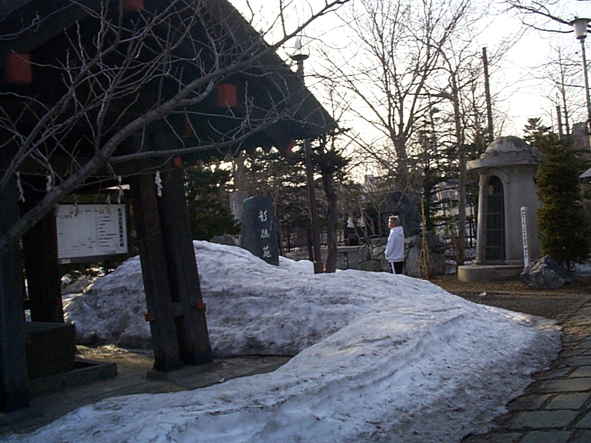 Shrine in April-2